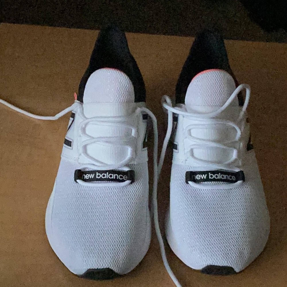 COPY - new balance shoe for women size 8 new without box, I accept offers